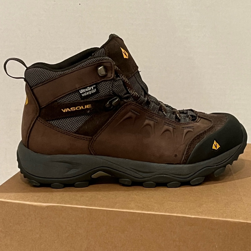 Boys’/Men’s hiking boots. Vasque brand. Size 7M. Worn only on 10 day vacation.